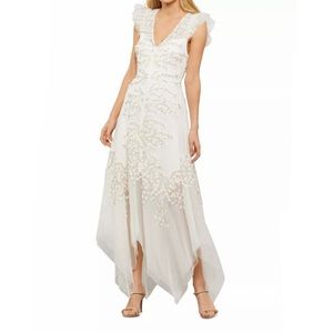 BCBGMAXAZRIA
Embroidered Tulle Gown